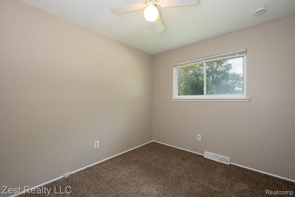 21040 Woodside Avenue, Ferndale, MI 48220 — Photo 14