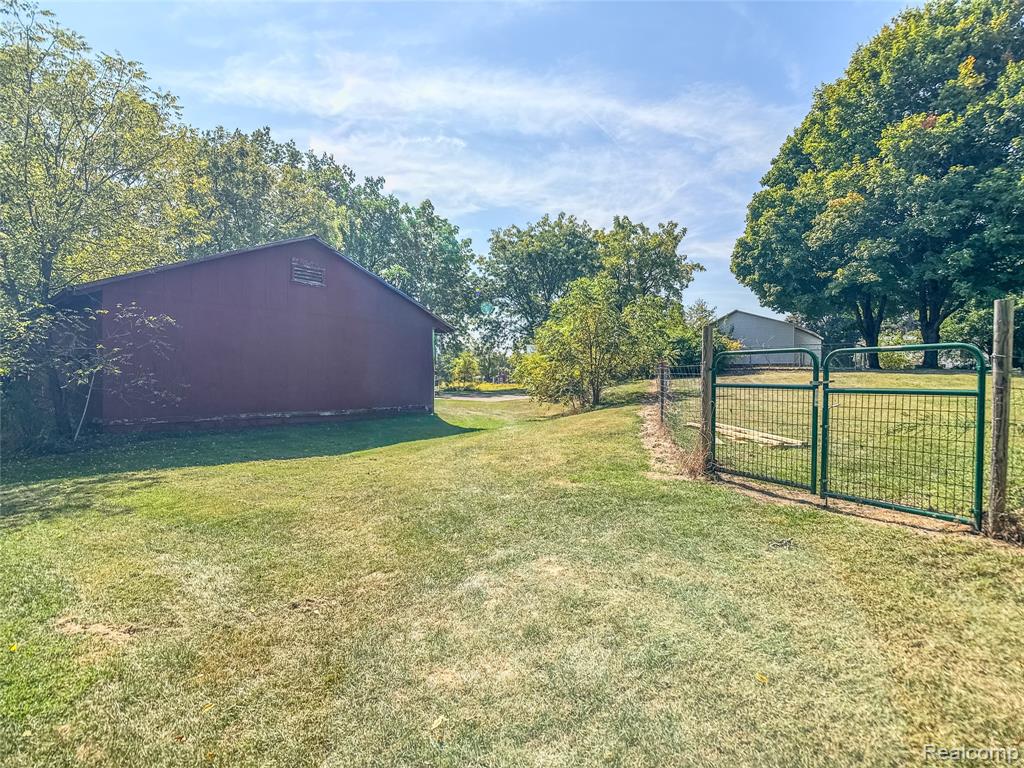 11359 Seymour Road, Gaines Vlg, MI 48436 — Photo 63