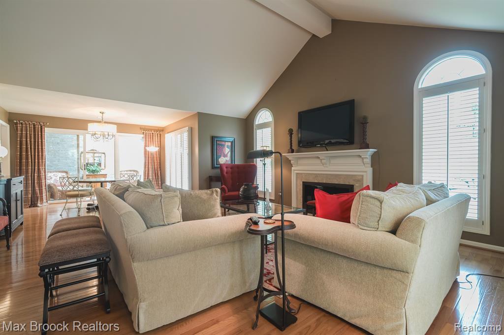 2426 HICKORY GLEN Drive, Bloomfield Hills, MI 48304 — Photo 8