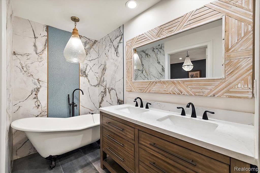 Freestanding Tub
