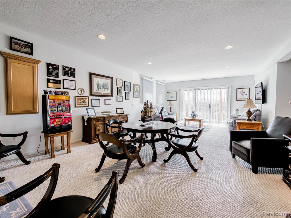 8011 WOODSTONE Drive, Grand Blanc, MI 48439 — Photo 25