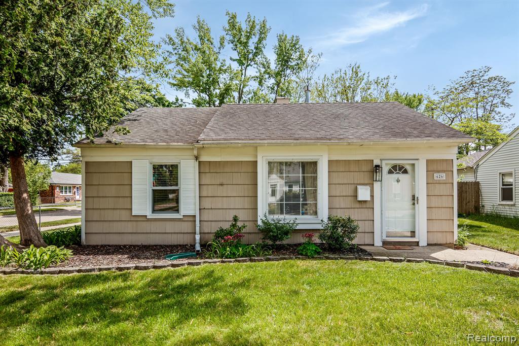 626 E Windemere Avenue, Royal Oak, MI 48073 — front exterior