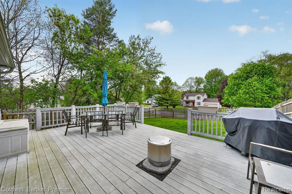 425 Arbor Pine Drive, Ortonville, MI 48462 — Photo 7