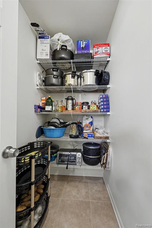 13750 Treeland Drive, Utica, MI 48315 — Photo 21
