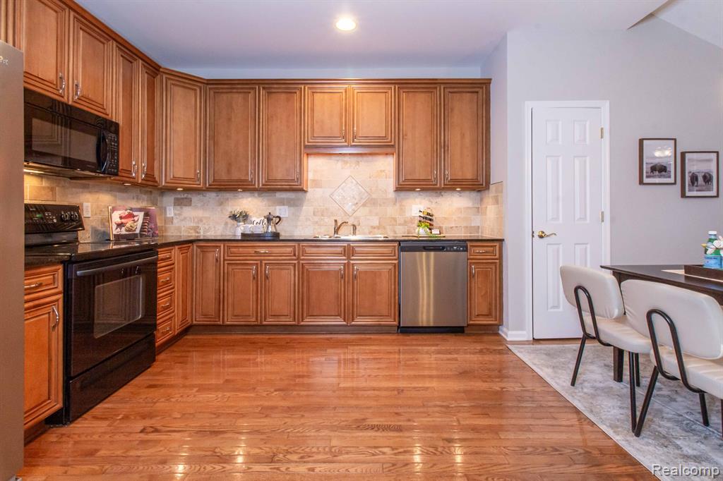 49970 BLACKBERRY Trail, Novi, MI — Photo 17