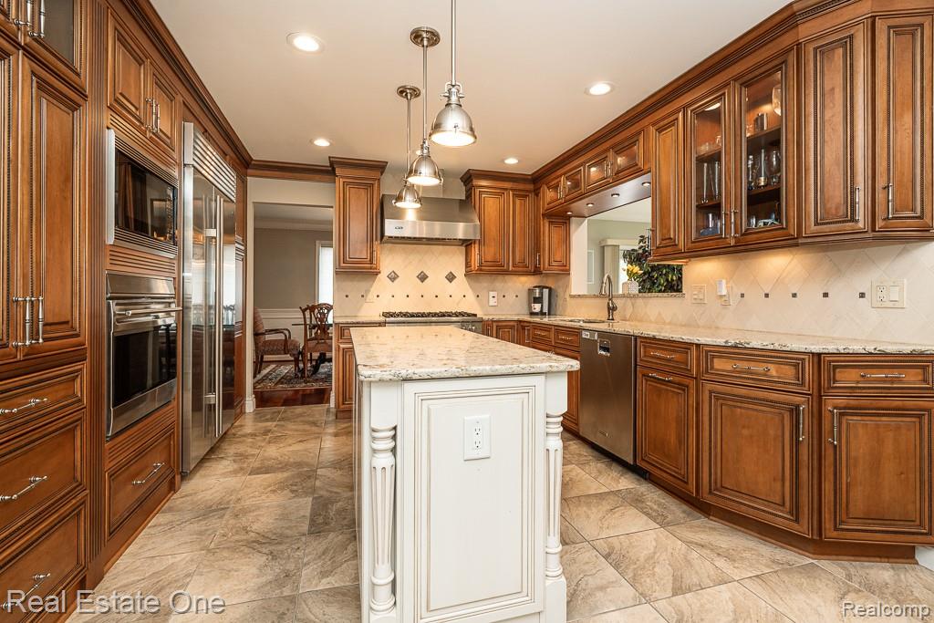 6595 Edith Court, Troy, MI 48085 — Photo 14