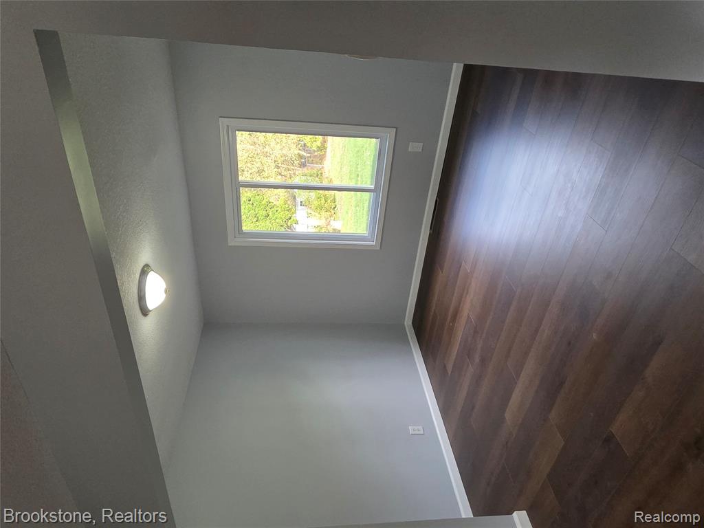 420 Sunnyside Drive, Flushing, MI 48433 — Photo 8