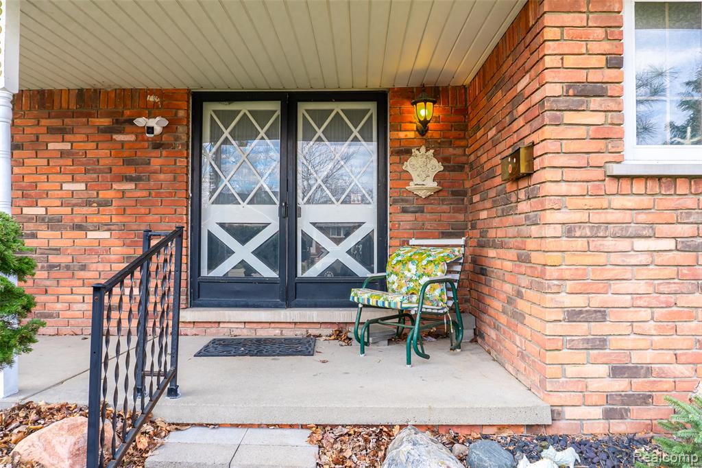 8362 Sunburst, Center Line, MI 48015 — Photo 4