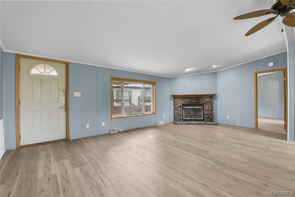 9072 Greentree Drive, Newport, MI 48166 — Photo 9