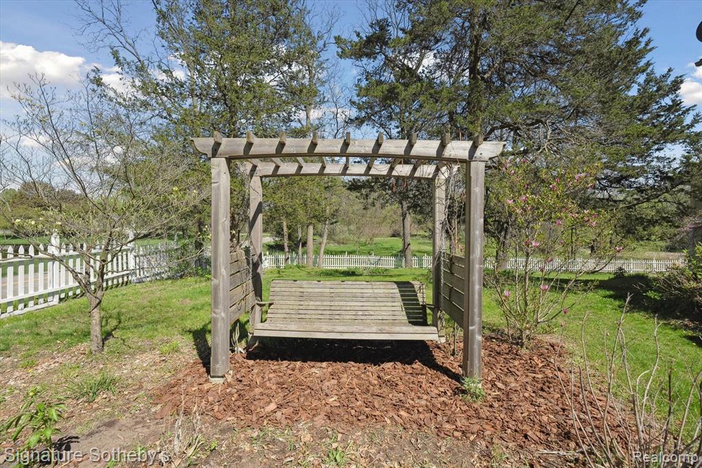 9827 KENNEDY Road, Munith, MI 49259 — Photo 78
