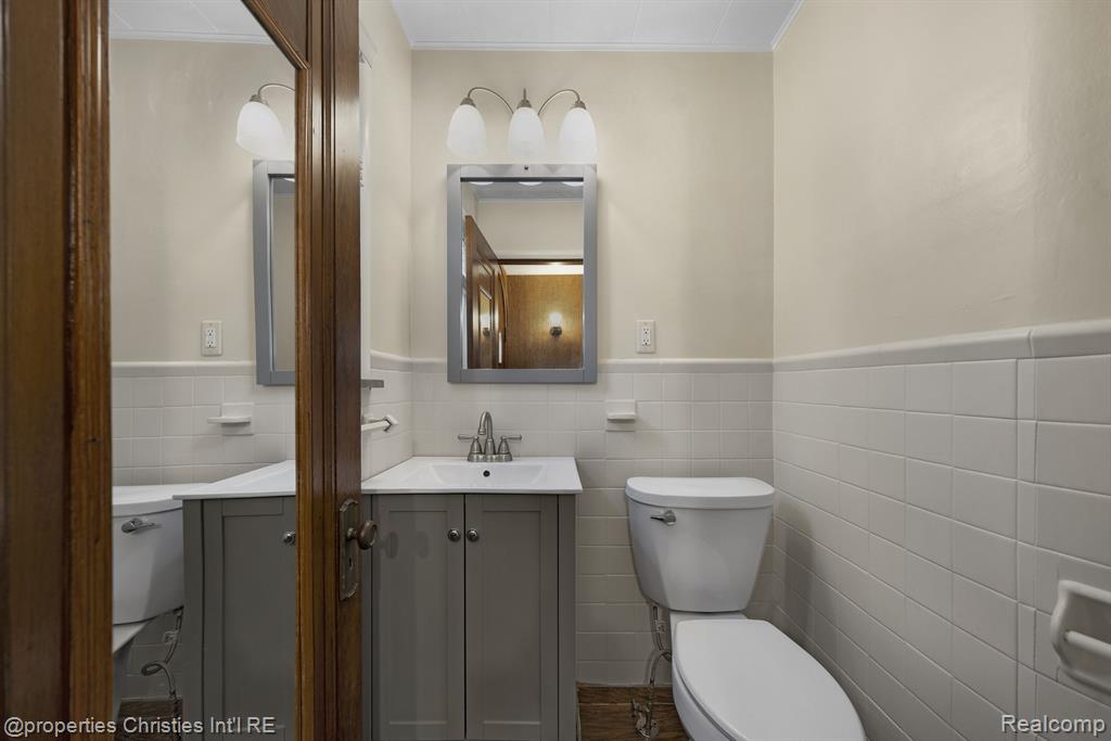 537 W 3RD Street, Rochester, MI 48307 — Photo 16