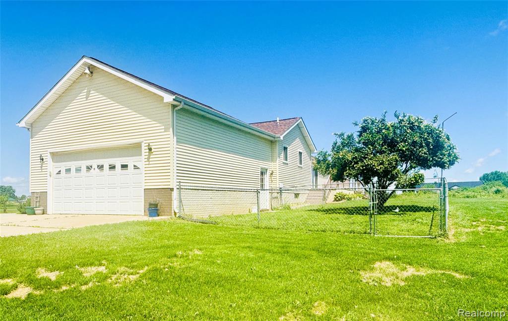 5422 Brown City Road, Brown, MI 48416 — Photo 6