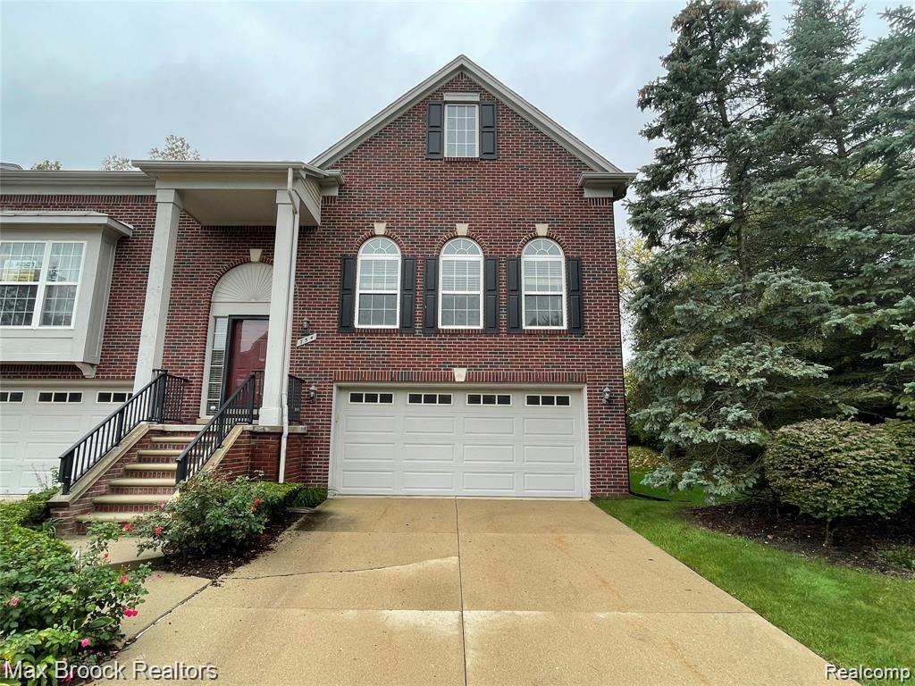 754 SANDALWOOD Drive, Troy, MI 48085 — Photo 2