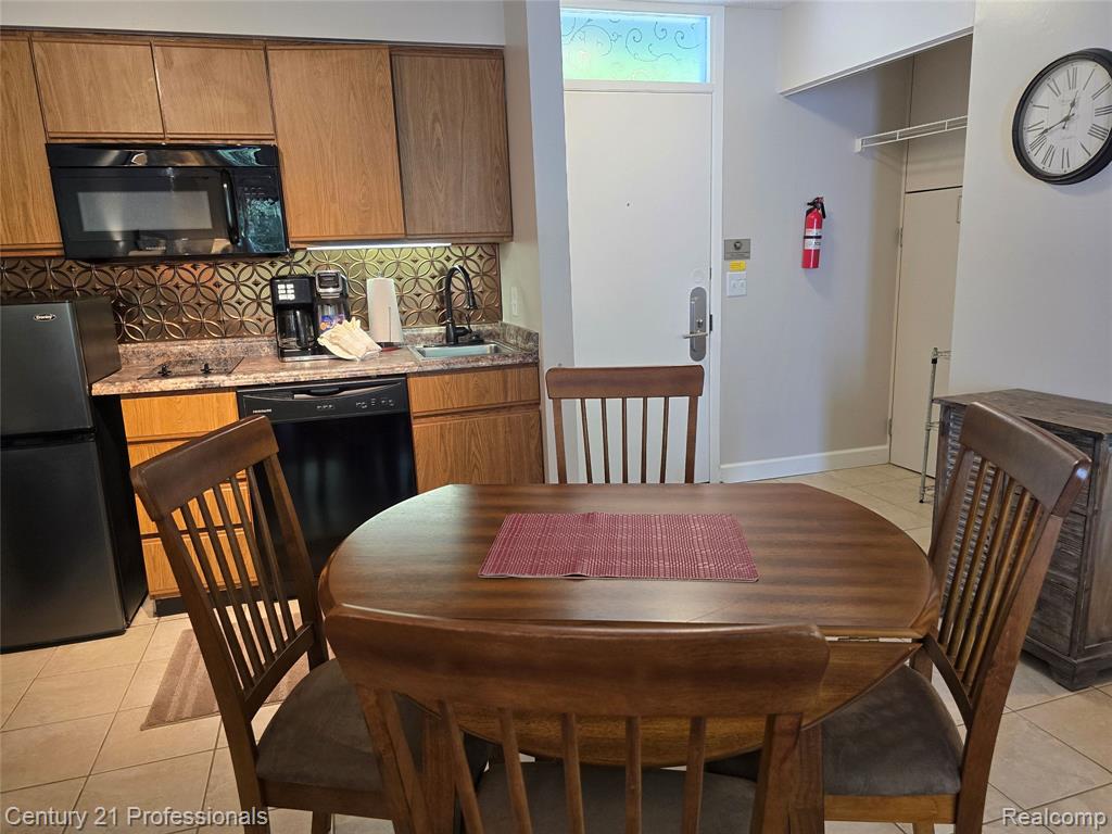 5714 Creeks Crossing, Williamsburg, MI 49690 — Photo 13