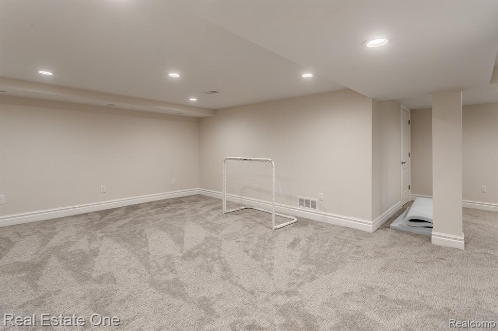 5699 RAVEN Road, Bloomfield Hills, MI 48301 — Photo 34