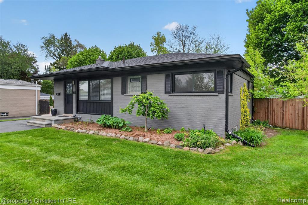 720 Manordale Court, Milford, MI 48381 — Photo 3