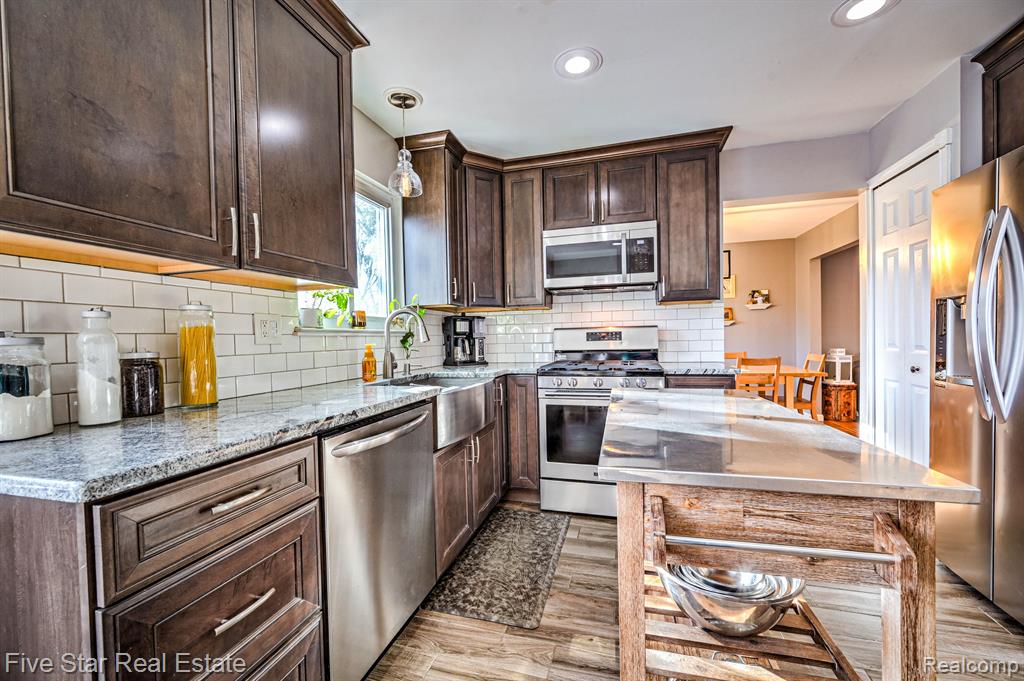 8838 Dublin Way, Sterling Heights, MI 48314 — Photo 17