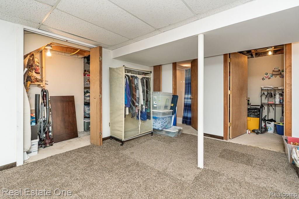 42514 Freeport Drive, Sterling Heights, MI 48313 — Photo 32