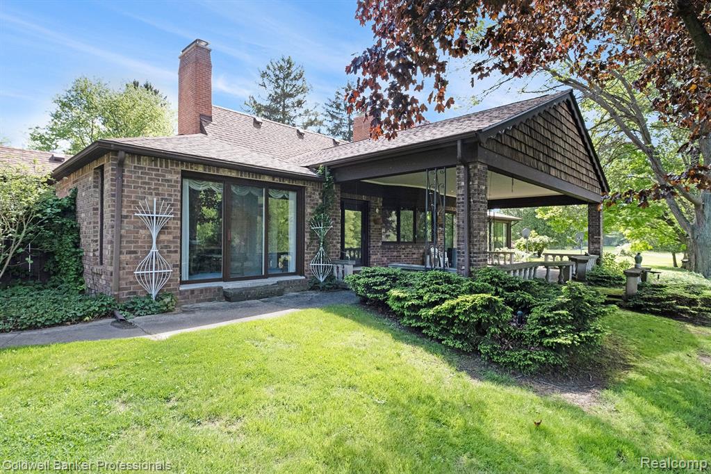 2103 E NEWARK Road, Lapeer, MI 48446 — Photo 3