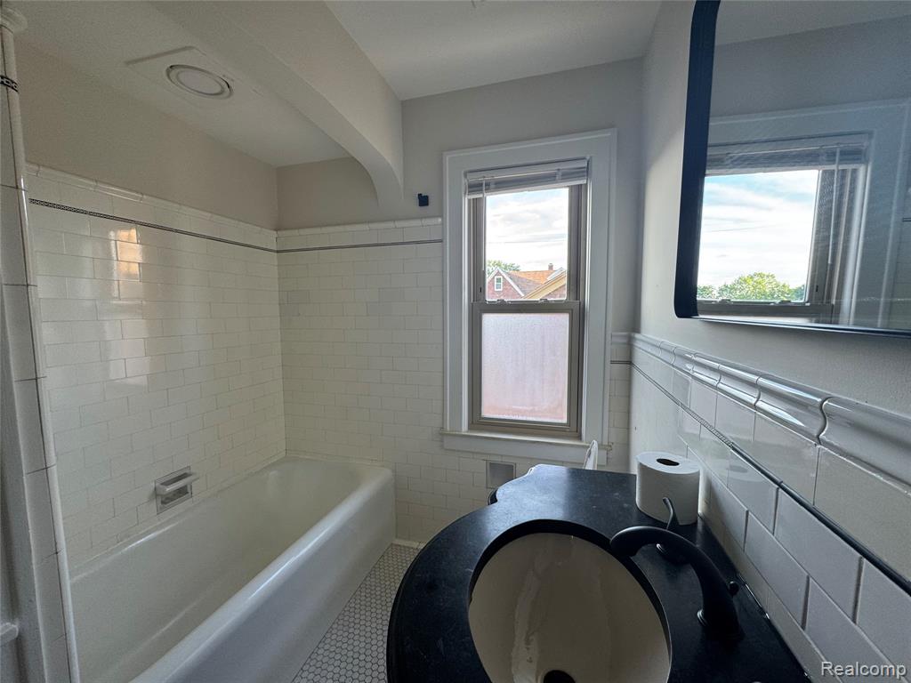 7747 Middlepointe Street, Dearborn, MI 48126 — Photo 10