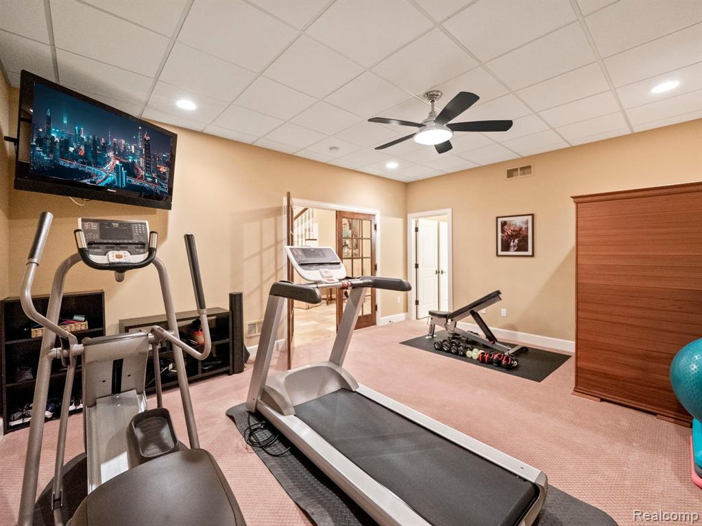 810 HIGHWOOD Drive, Bloomfield Hills, MI 48304 — Photo 38