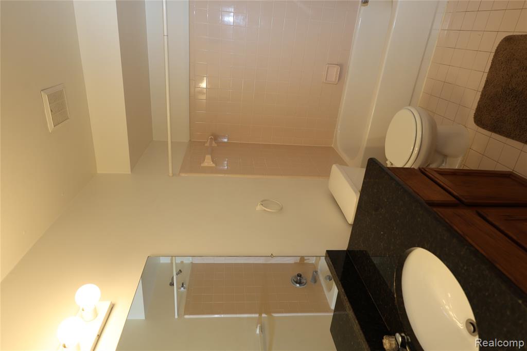 3361 Milcroft Court, Canton, MI 48188 — Photo 24