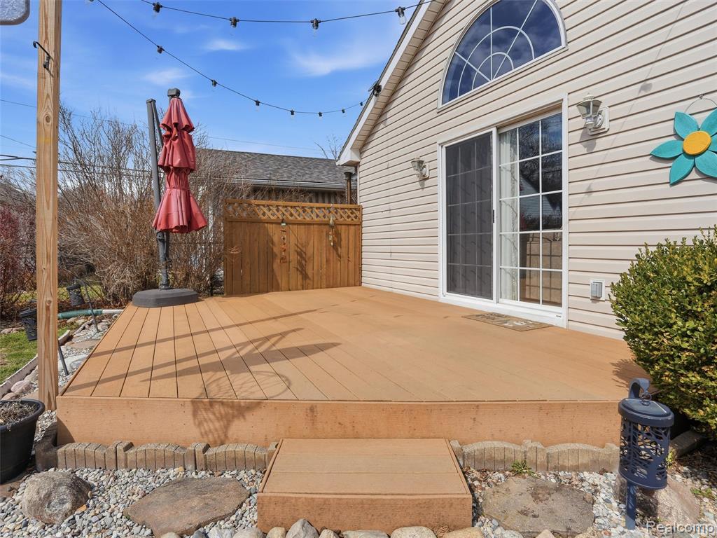 2073 Lochmoor Boulevard, Grosse Pointe Woods, MI 48236 — Photo 42