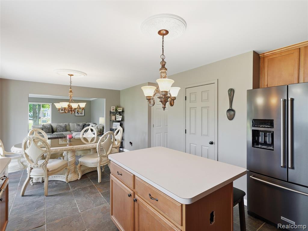 23621 Crescent Ridge Drive, New Boston, MI 48164 — Photo 9