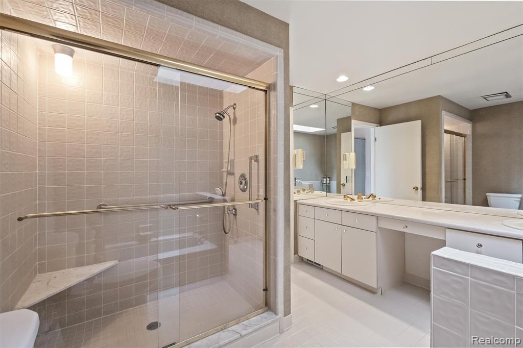 5129 Woodlands Lane, Bloomfield Hills, MI 48302 — Photo 21