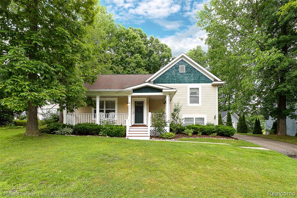 411 Springwell Lane, Howell, MI 48843 — front exterior