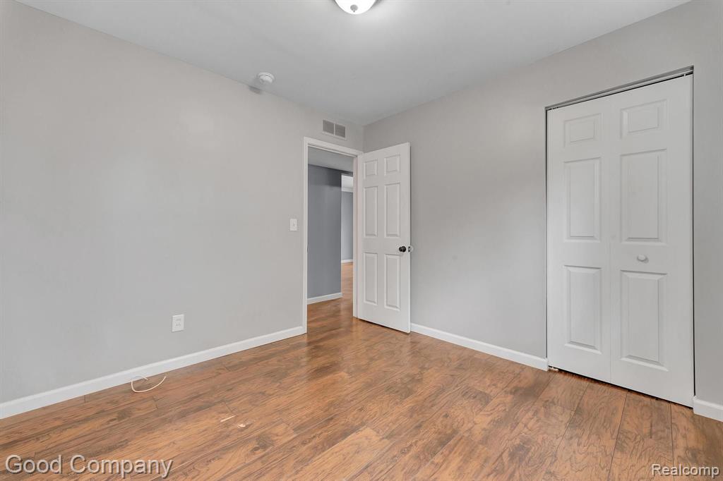 46 W MAPLEDALE Avenue, Hazel Park, MI 48030 — Photo 16