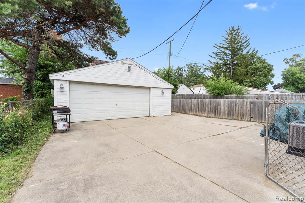 448 Bondie Street, Wyandotte, MI 48192 — Photo 21