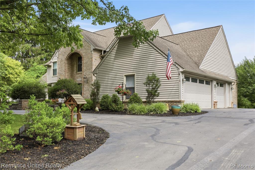 12825 Larkins Road, Brighton, MI 48114 — Photo 8