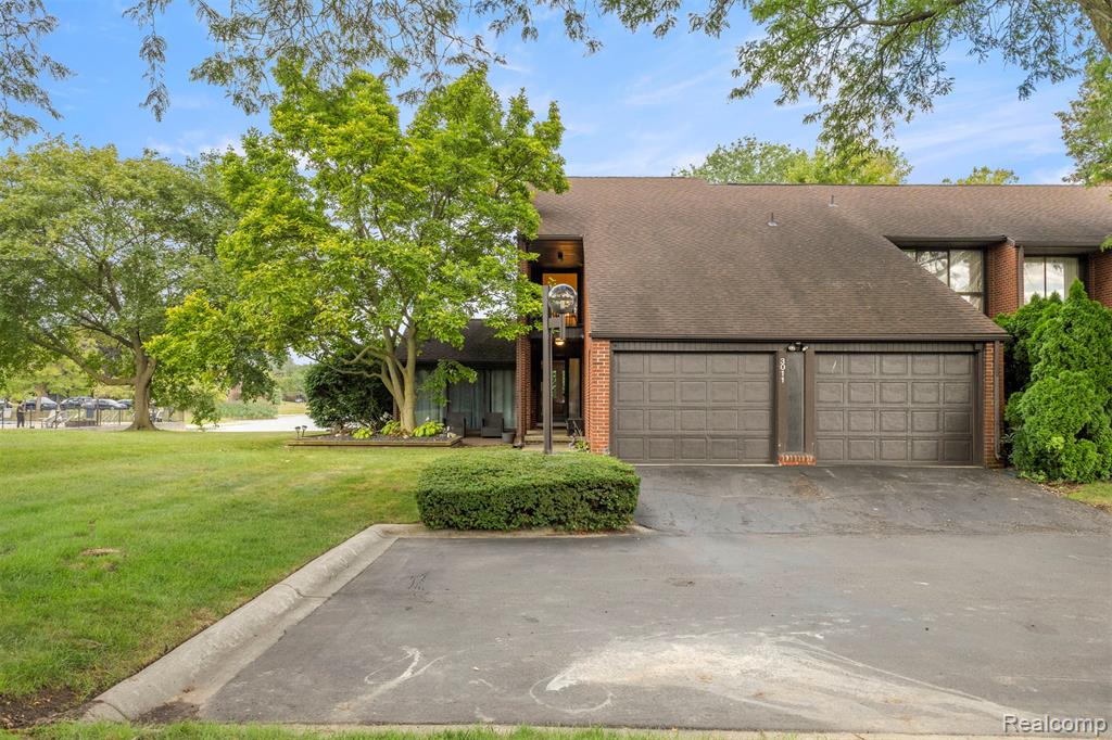 3011 Lindenwood Drive, Dearborn, MI 48120 — Photo 2
