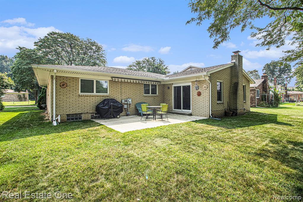 5587 Aster Drive, Troy, MI 48085 — Photo 2