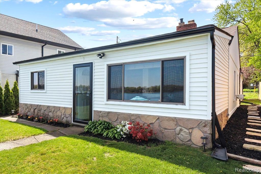 5096 DURNHAM Drive, Waterford, MI 48327 — Photo 29
