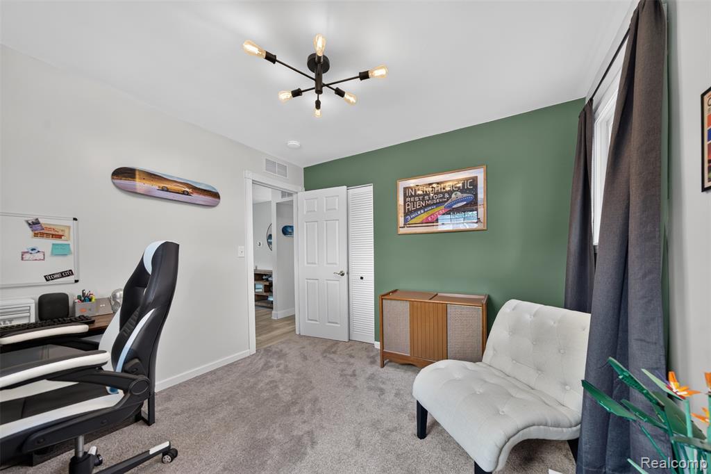 985 E Jarvis Avenue, Hazel Park, MI 48030 — Photo 12