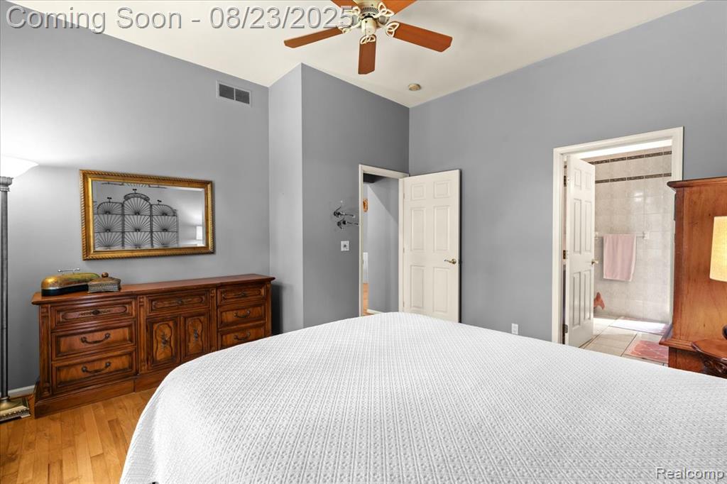5770 Point Of The Woods Drive, West Bloomfield, MI 48324 — Photo 14