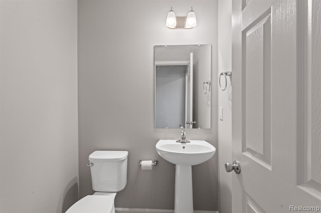 7193 PRIMROSE Lane, Grand Blanc, MI 48439 — Photo 18