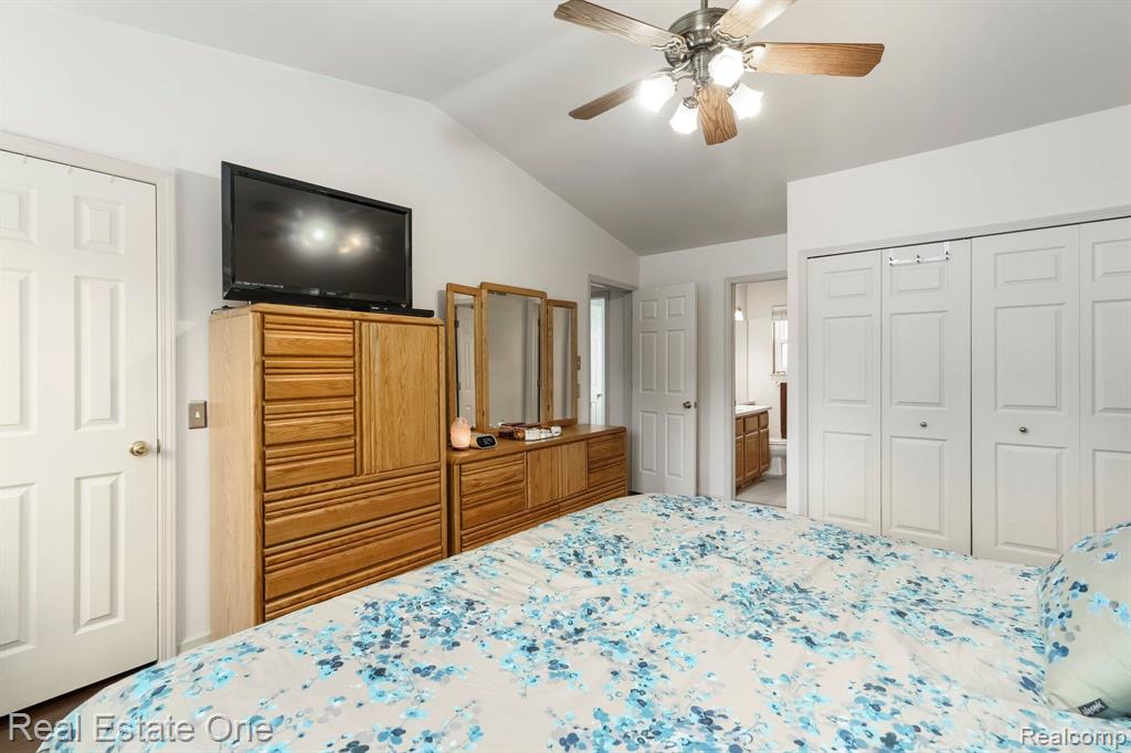 4067 HIGHVIEW, Waterford, MI 48329 — Photo 32