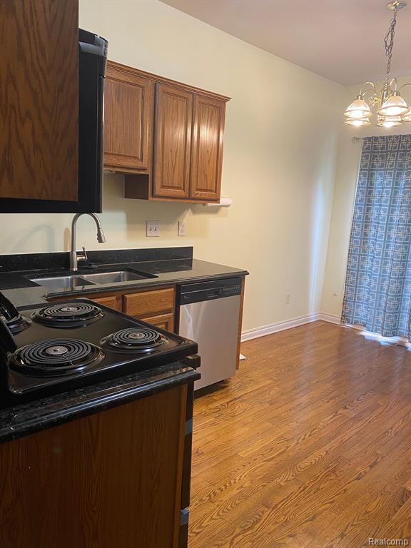 1638 E LAKEVIEW Lane, Canton, MI 48187 — Photo 7