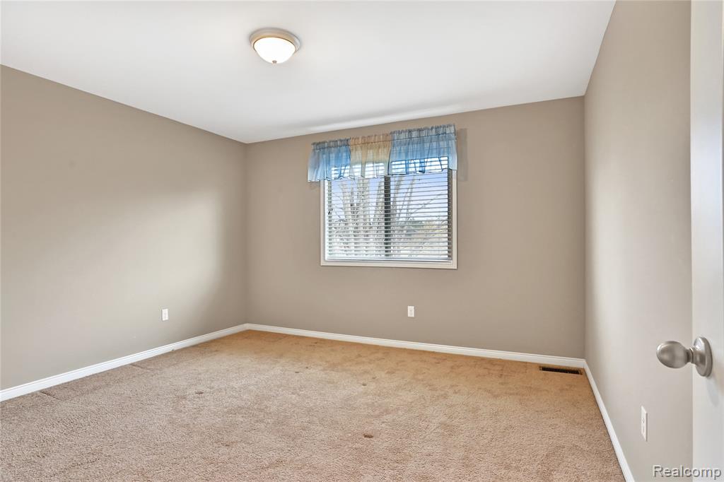 52142 Pawnee Drive, Macomb, MI 48042 — Photo 18