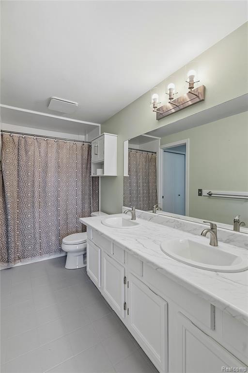 25030 Balsam Drive, Flat Rock, MI 48134 — Photo 18