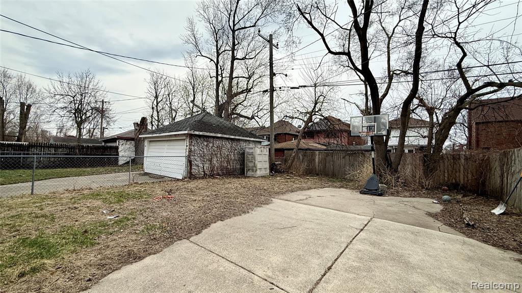 18037 Pennington, Detroit, MI 48221 — Photo 8