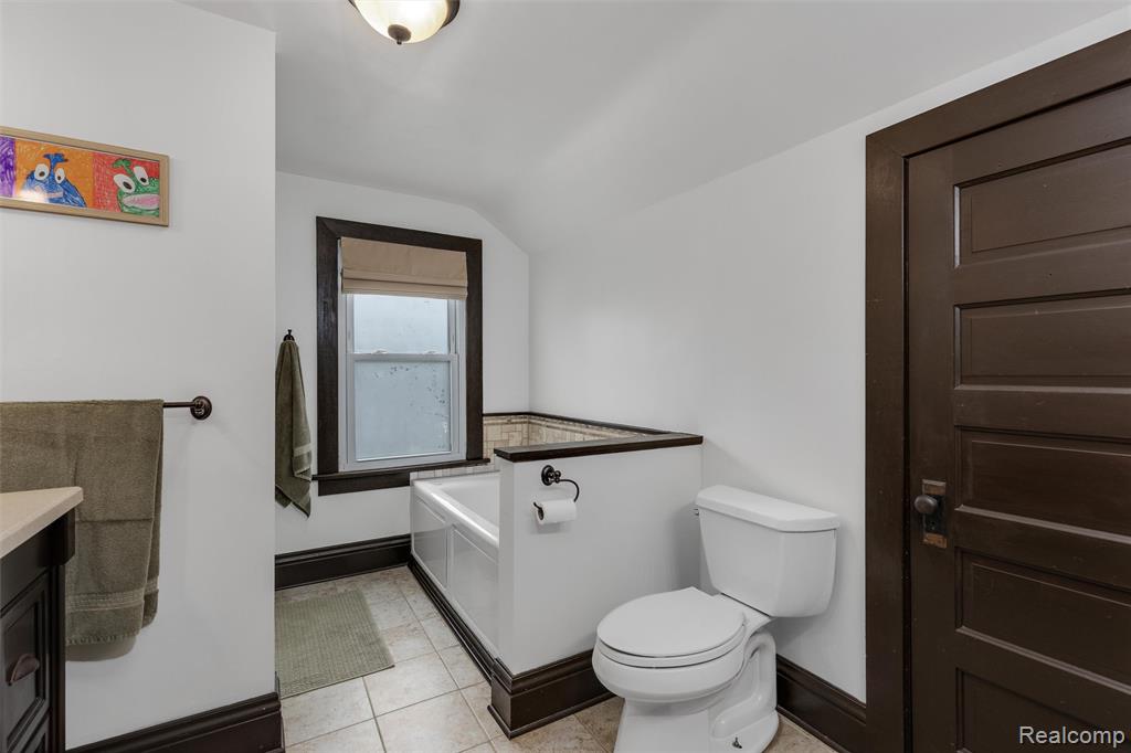 709 E Clinton Street, Howell, MI 48843 — Photo 22