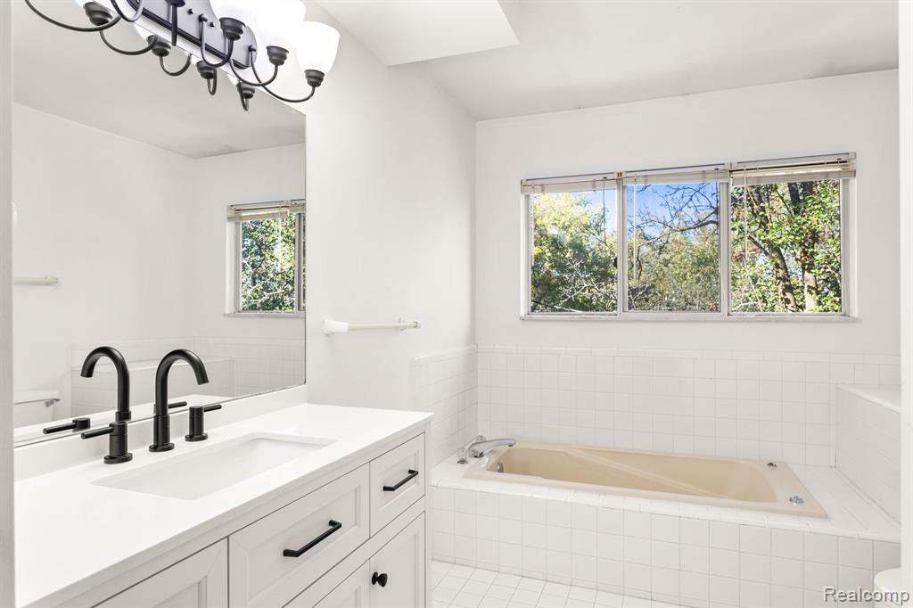 745 N MAIN Street, Milford, MI 48381 — Photo 18