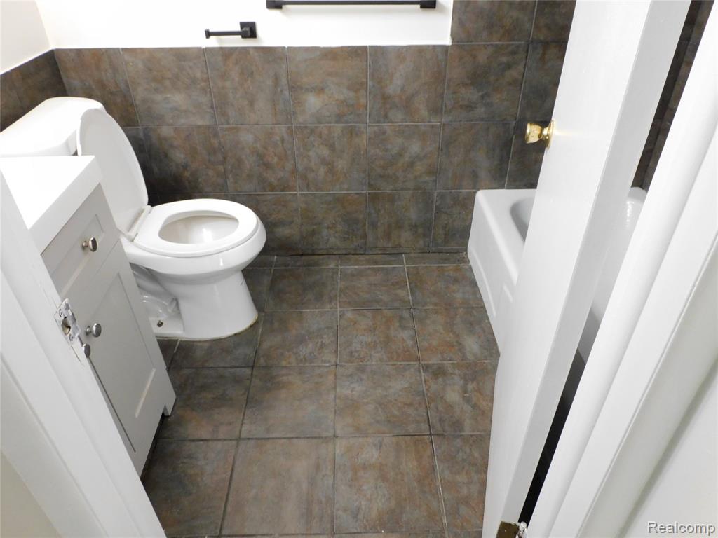 30268 Southfield Road, 229, Southfield, MI 48076 — Photo 11