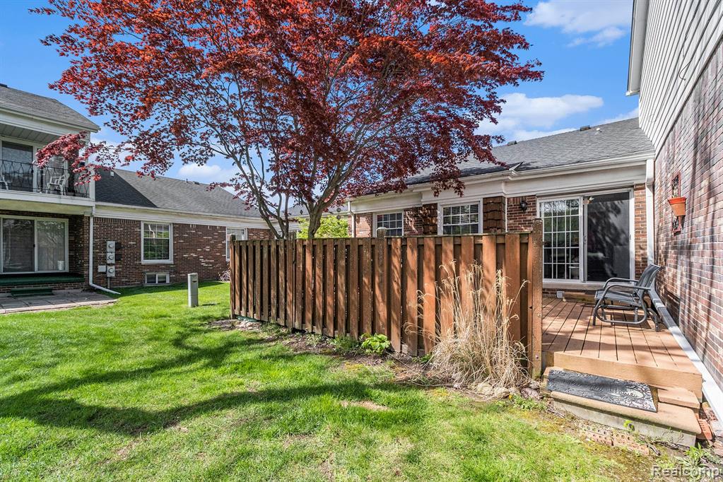4621 Leisure Lane, Trenton, MI 48183 — Photo 33