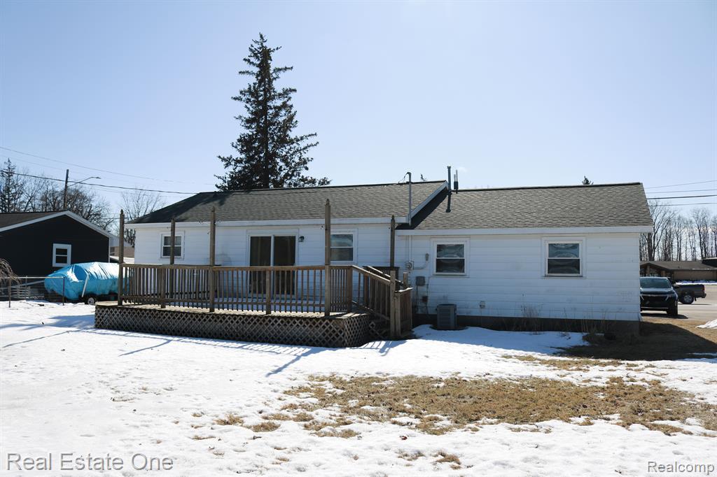 424 W CEDAR Street, Standish, MI 48658 — Photo 2