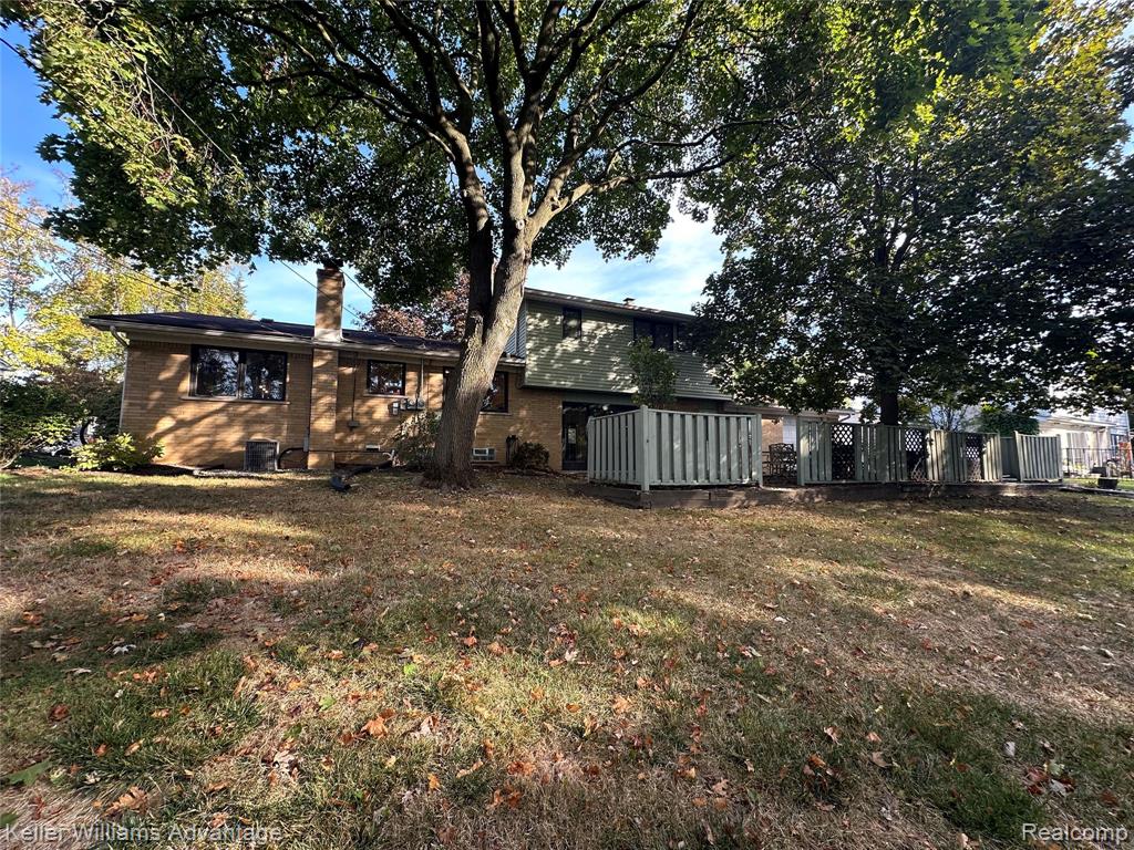 5529 Pembury, West Bloomfield, MI — Photo 30